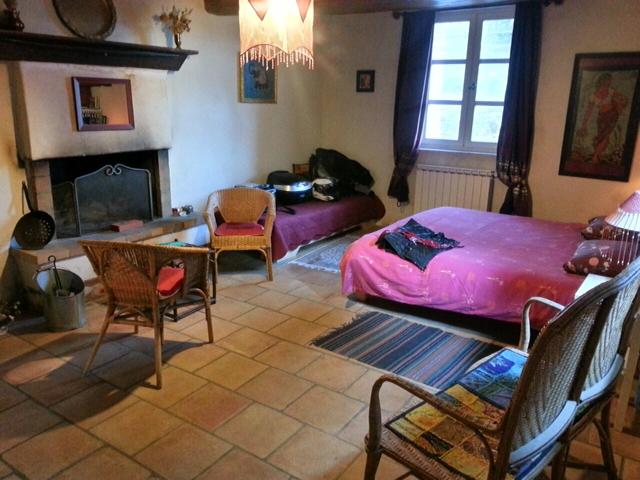 Location chambres d'htes en Cvennes - Grande chambre avec chemine : lit double + lit une personne